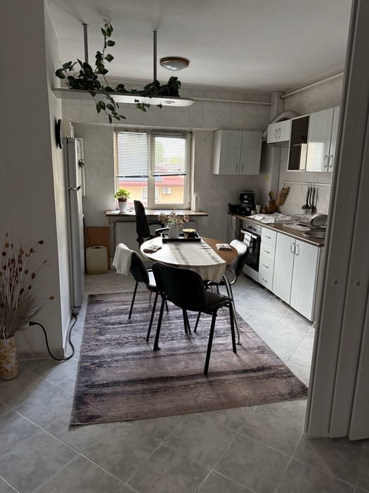 Vand apartament Otopeni(3 dormitoare+living si bucatarie)