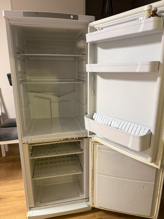 Холодильник Indesit