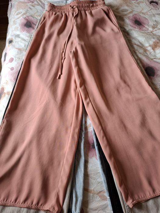 Pantaloni, încălțăminte și poșete