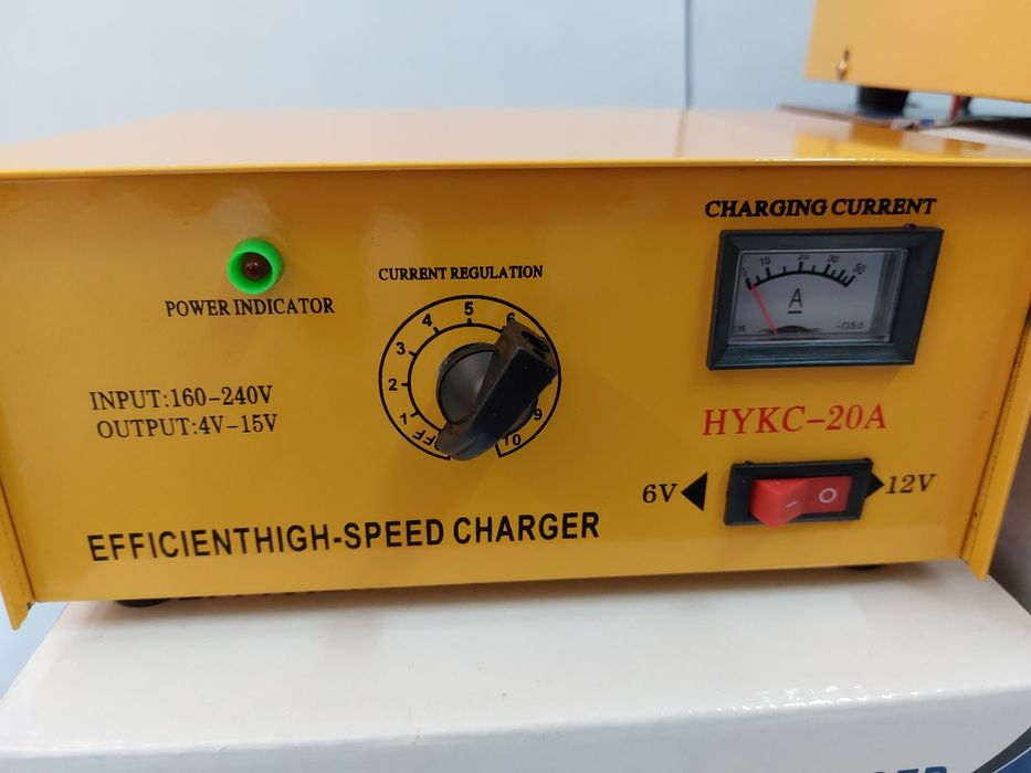Зарядно за акумулатор 12 V. 6V, 8V, 12V
