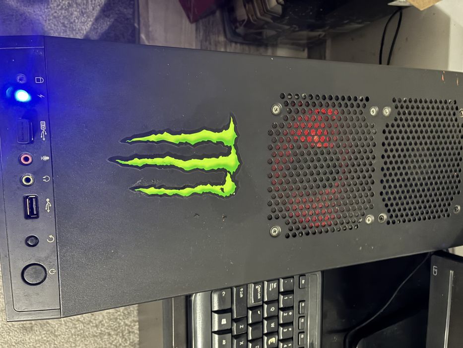 PC Gaming AMD FX + Monitor LG + Periferice + Căști — 1000 Lei Negociabil