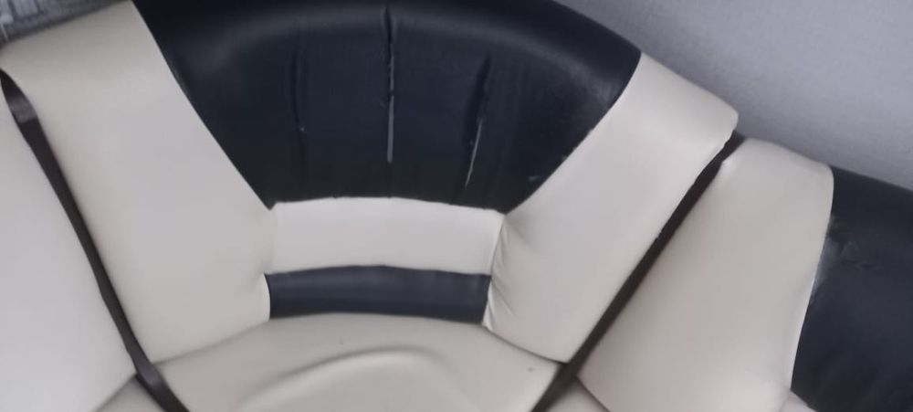 Уголок стол и 4 стула