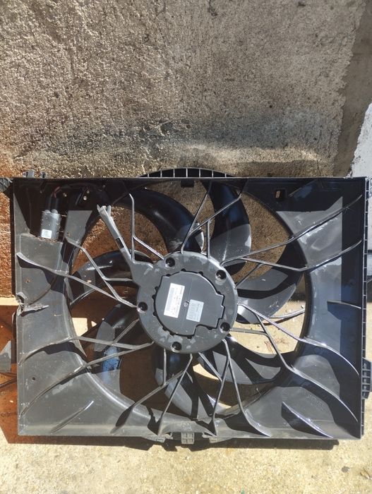 Перка за радиатор на Мерцедес w221