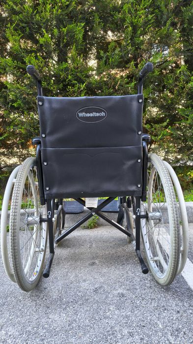 Продавам сгъваема инвалидна количка Wheeltech