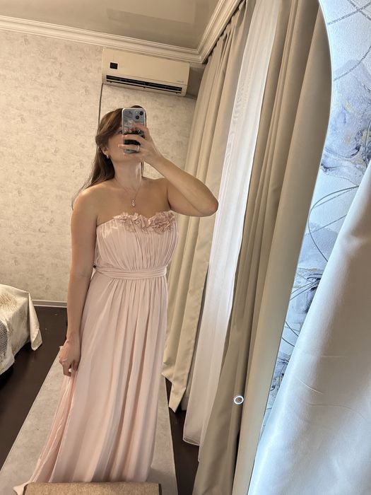 Стильное вечернее платье