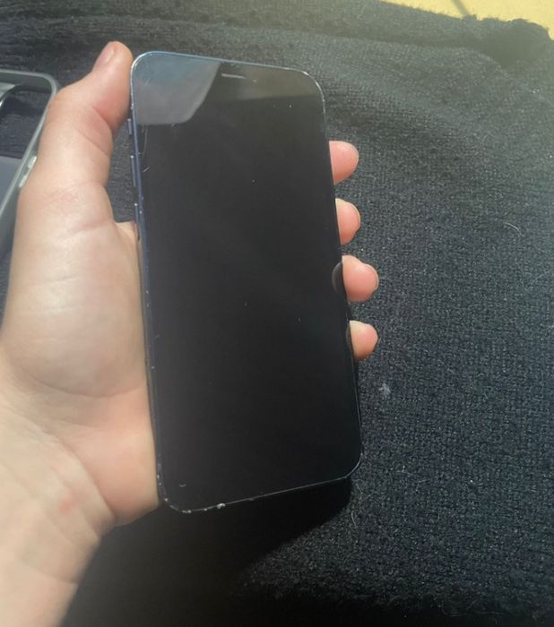 Айфон 12 мини ..