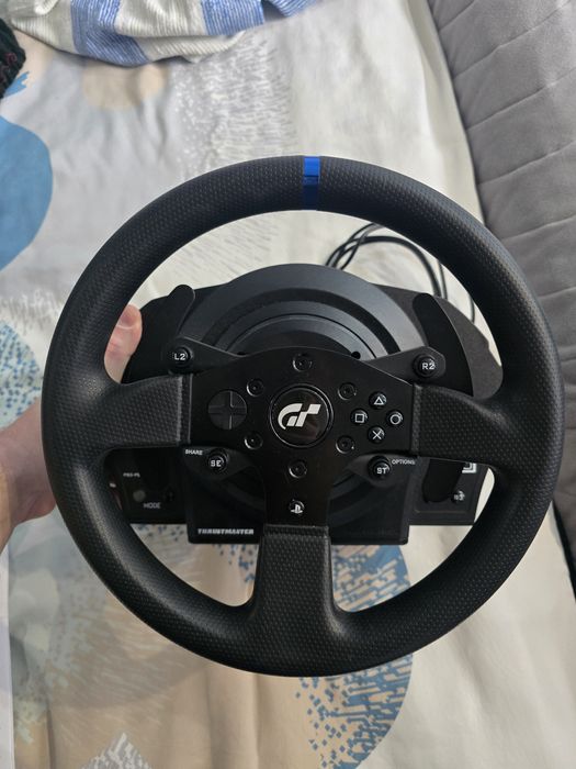 Продавам Trustmaster T300 RS