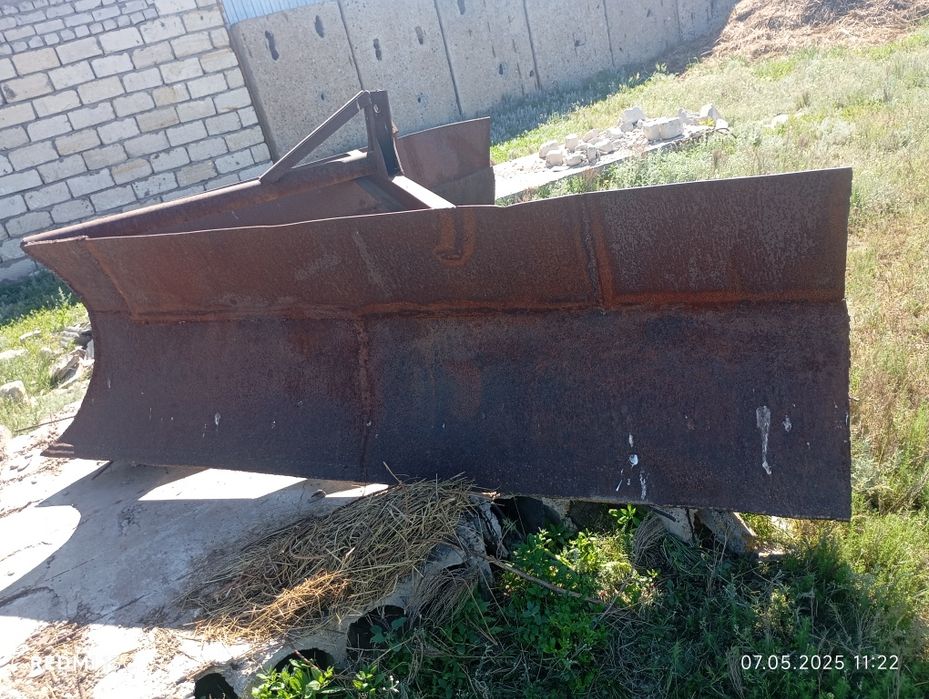 Угольгик отвал для трактора