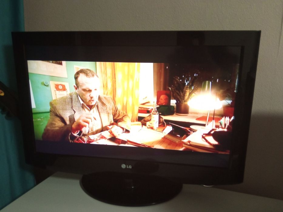Продам телевизор LG