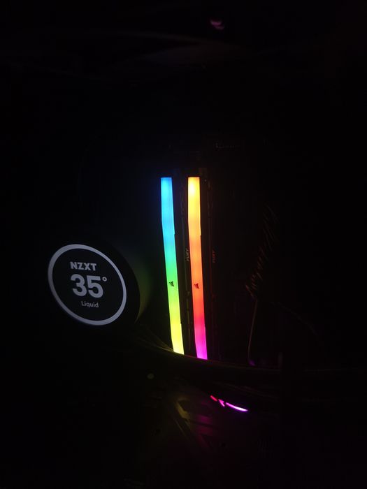 2x32GB  Corsair Vengeance RAM DDR5 CL6600 64GB RGB