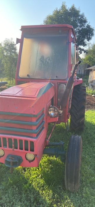 Tractor u445                   .