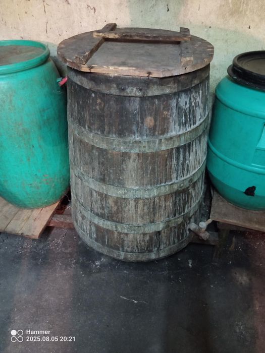 Акациево буре и каца