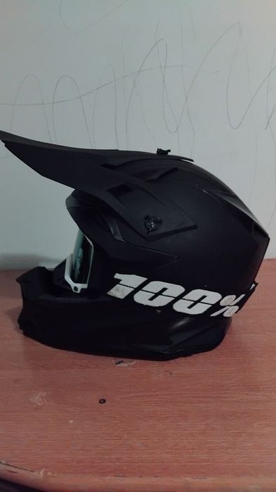 Vând cască enduro!!