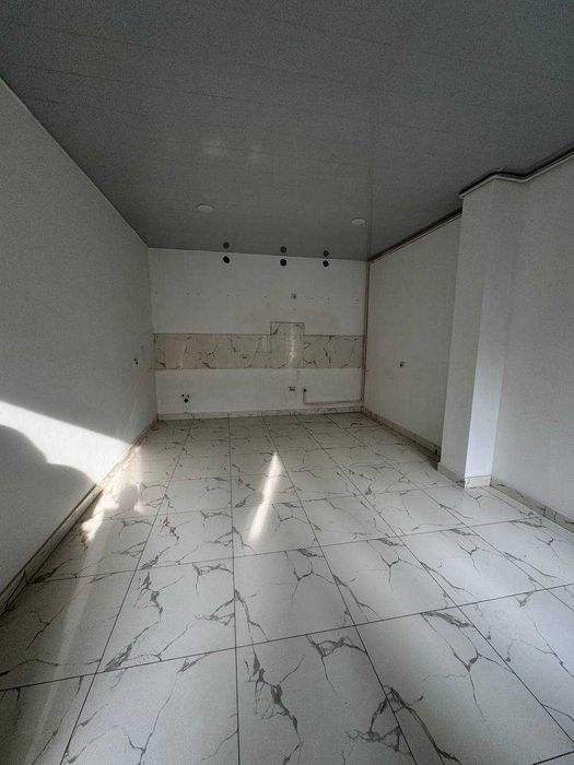 Сдаётся Отдельно стоящей здание 1200м2  Ориентир:Южный вокзал (N23)