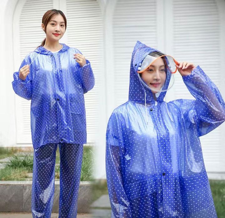 Костюм-дождевик.