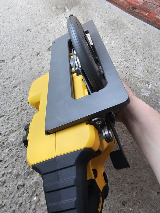 Fierăstrău Circular Dewalt 2025 nou