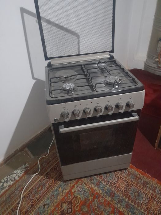 Gaz plitasi sotiladi