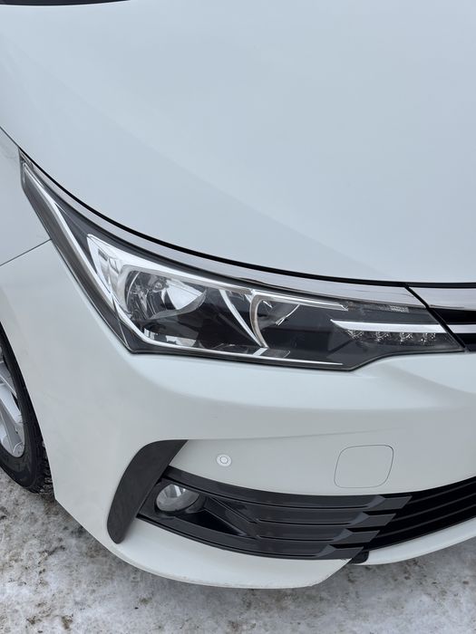 Продам Тойоту Короллу рестайлинг 2018