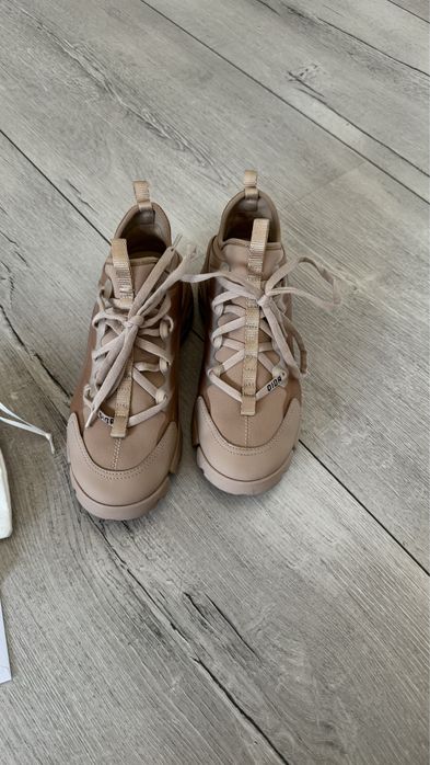 Adidasi Dior,stare impecabila