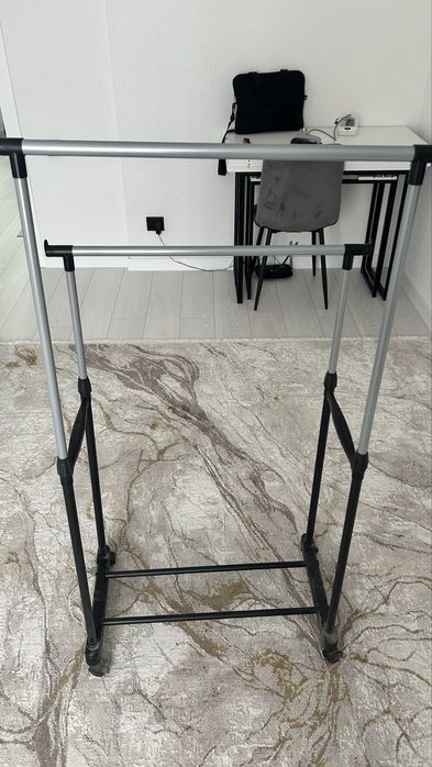 Продам напольную вешалку