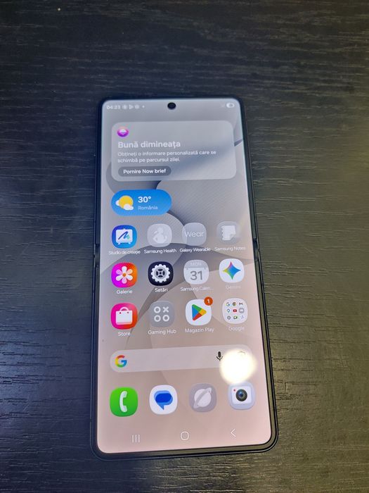 Hope Amanet P8 Samsung Z Flip 8 256GB 12 GB RAM 12 ci Garanție !