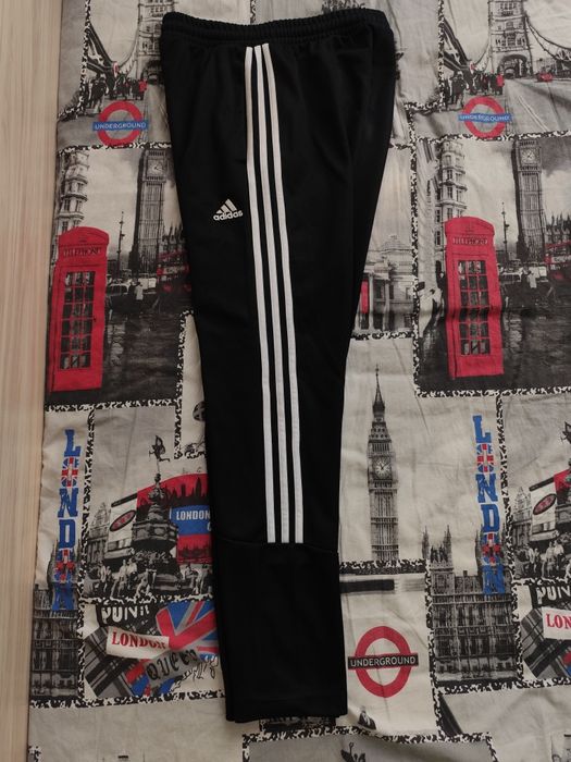 Продавам Adidas долнище
