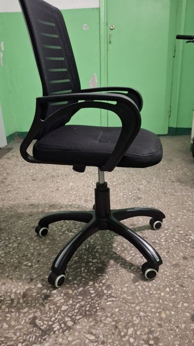 Продам офисное кресло.