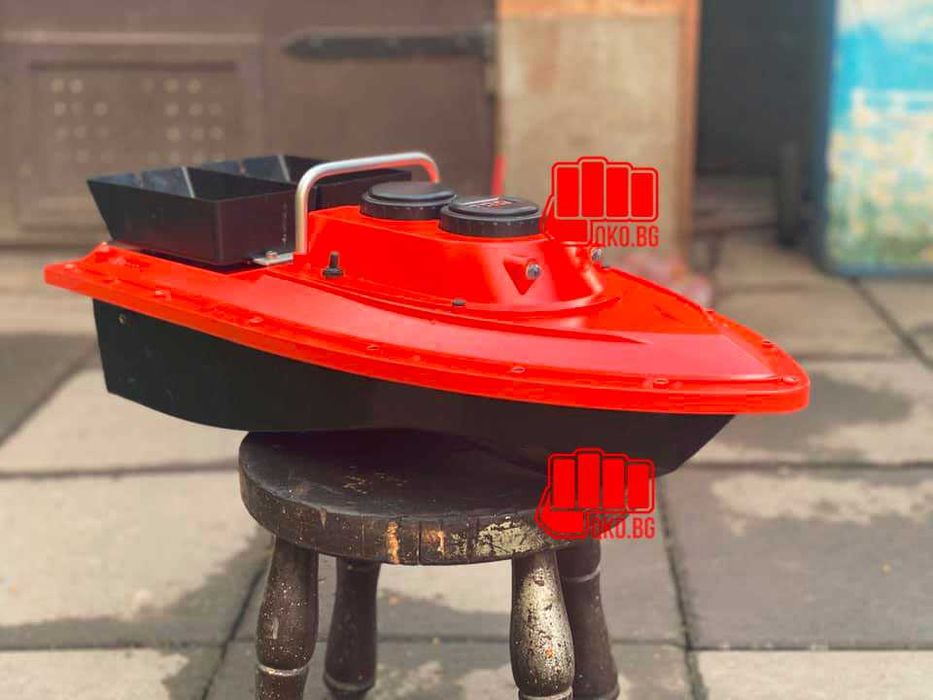 лодка за захранка с възможност за монтаж на GPS  модел 2020 Flytec
