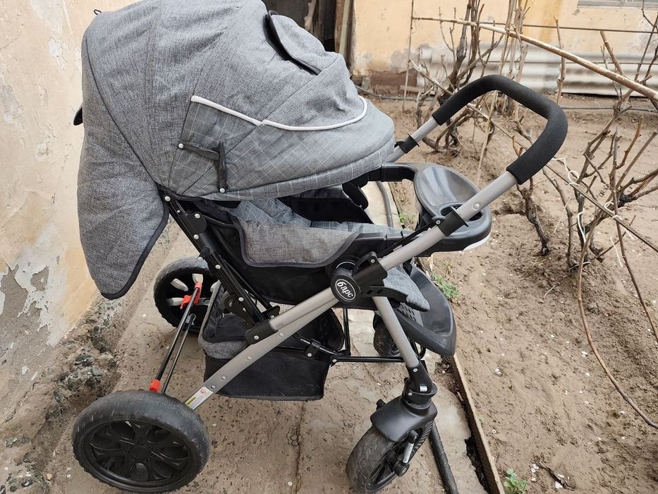 Детская коляска в отличном состоянии