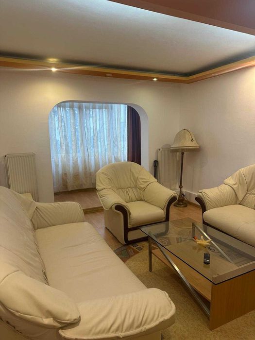 Inchiriez apartament cu 3 camere decomandat
