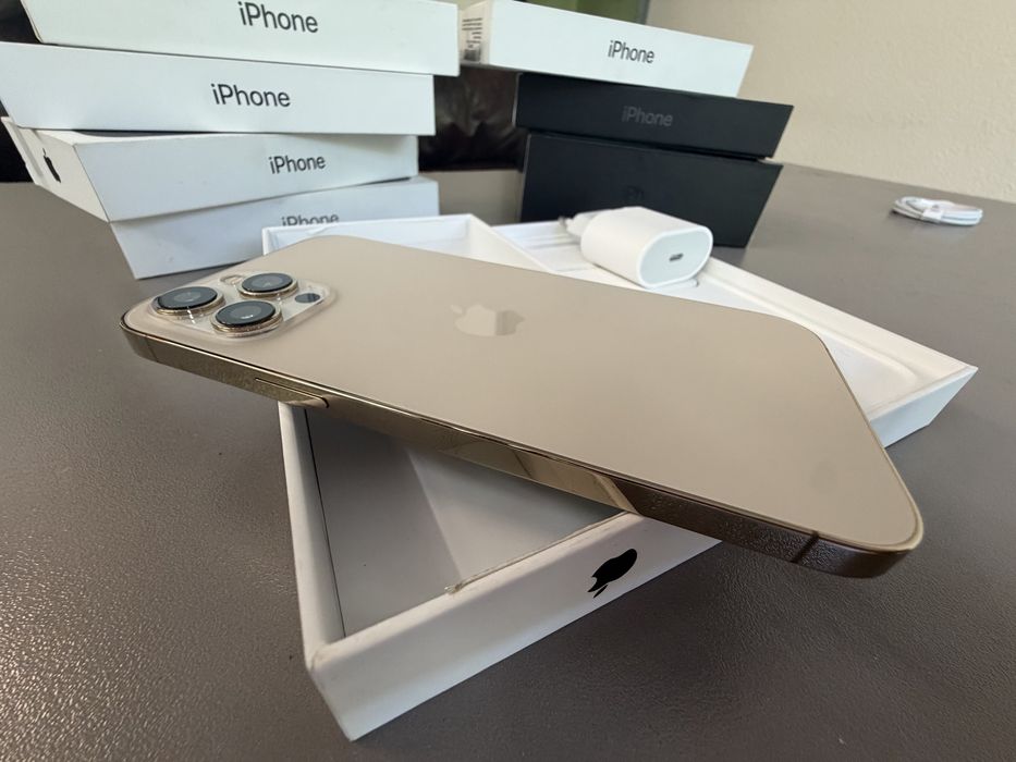 I phone 12pro max 256gb пълен комплект като нов