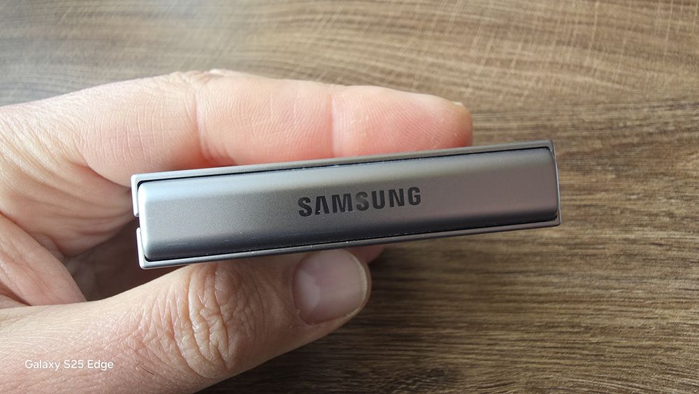 Samsung Flip 6 - 256GB 12RAM