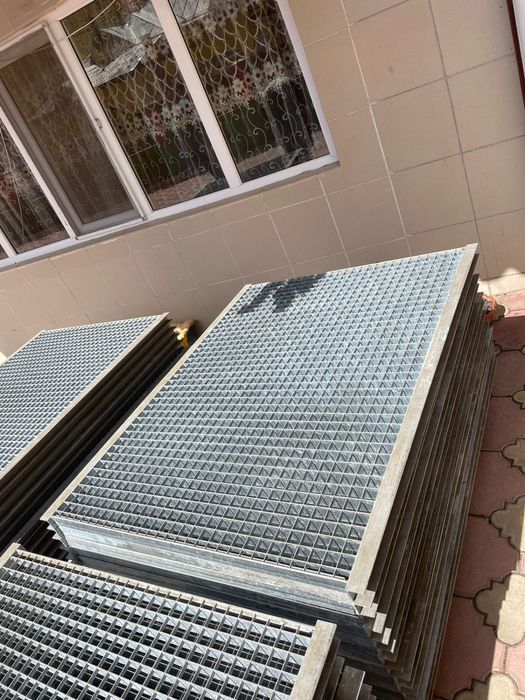 Gratare zincate galvanizate