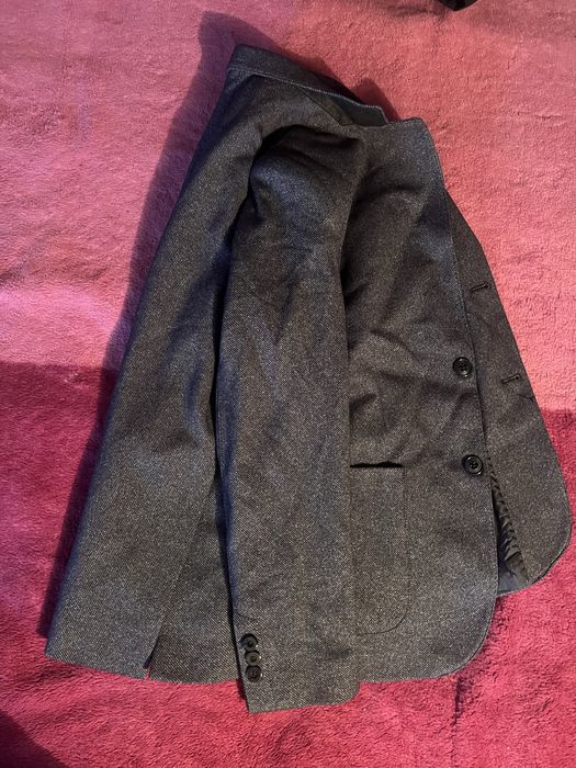 Vand 2 perechi de pantaloni xl di un palton