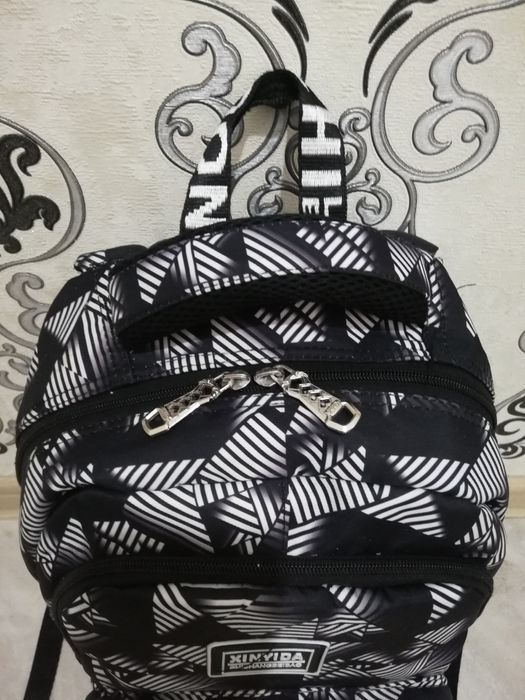 Продаётся рюкзак, 5000 теңге. Торг хороший