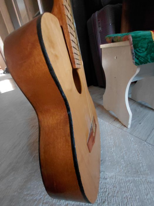 Гитара акустическая