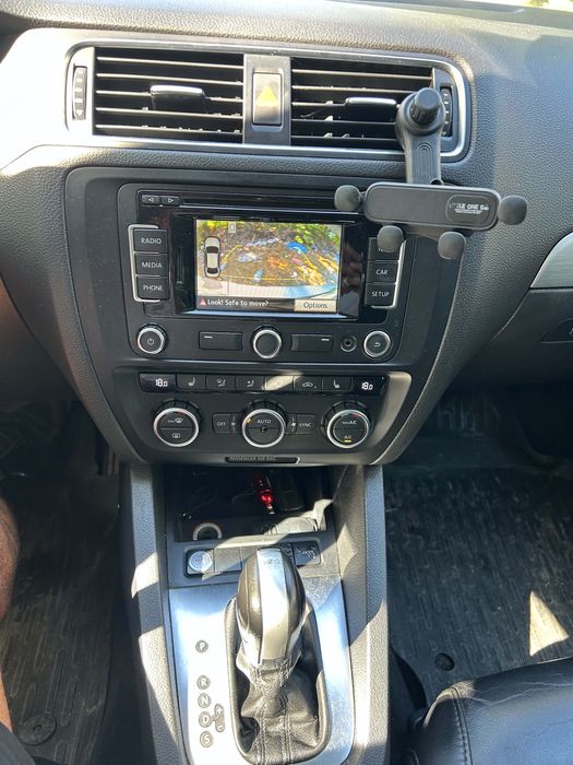 Автомобил VW jetta