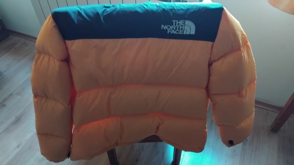 Яке Пухенка North Face