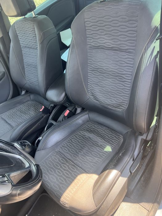 Interior scaune față si banchete spate Opel Zafira C