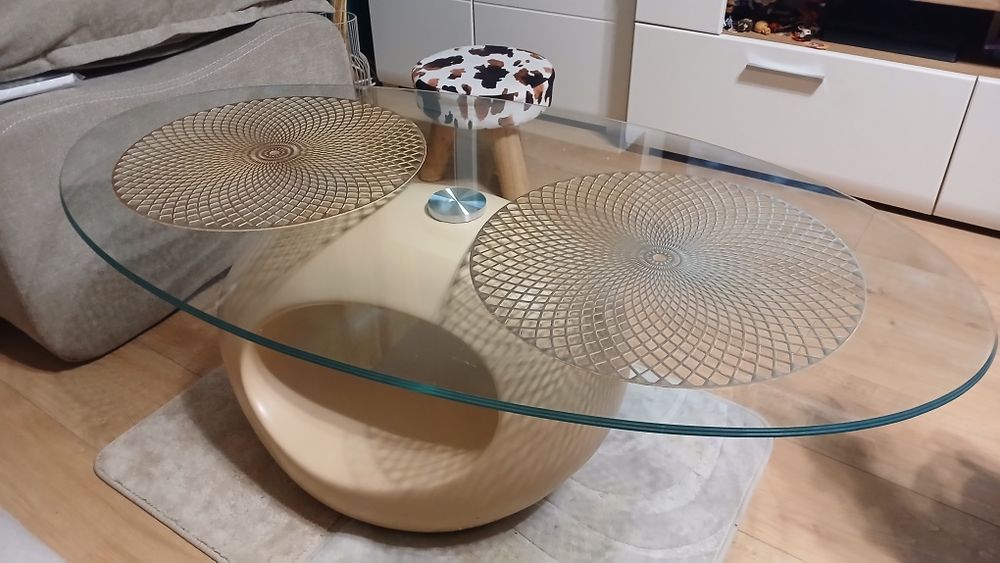 Стъклена маса холна маса