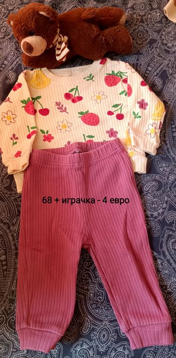 За бебе момиче дрешки