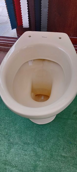 Мивка, тоалетна чиния и казанче