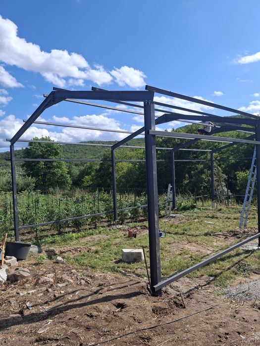 Vând structura metalica 6x15 5000€ cu montaj