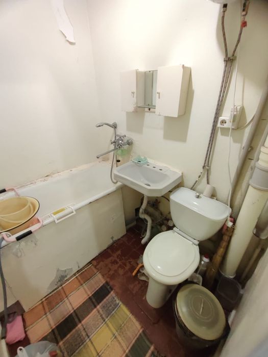 Продам 2 х комн. 2-27,  2 этаж.