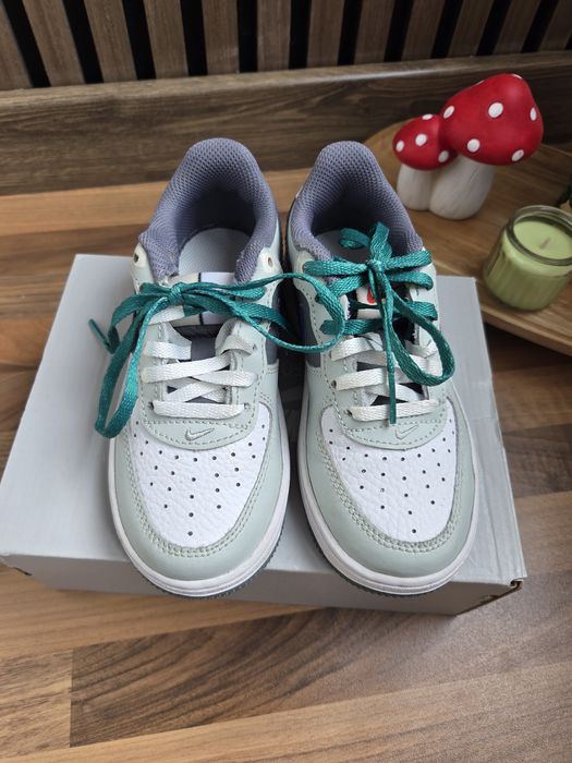 Adidasi Nike Air Force I Lv, m 28, piele