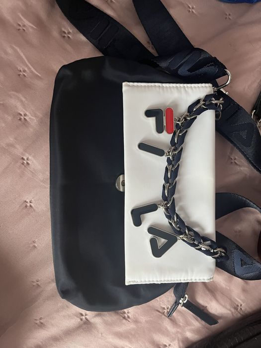 Дамски чанти Calvin Klein Asos Guess Steve Madden Fila