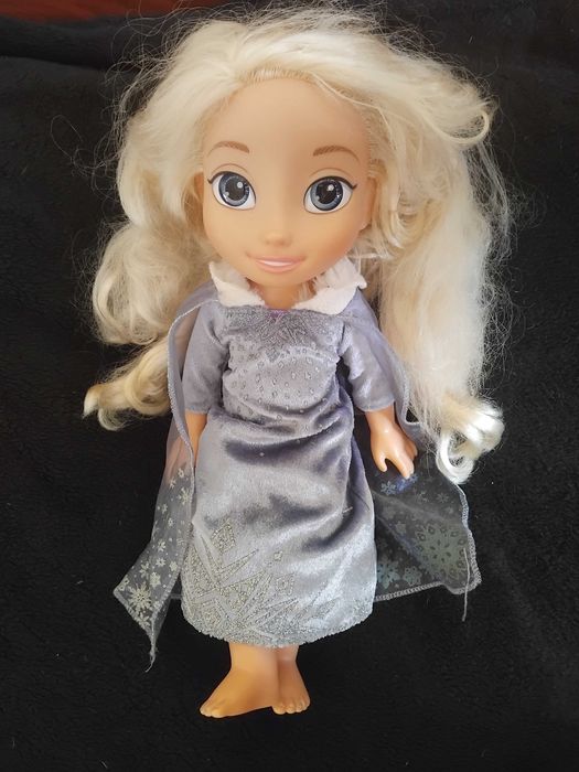 Кукла Frozen пеещата Елза