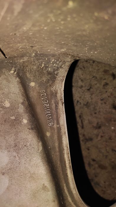 Продам диски мерседес лепестки оригинал 17