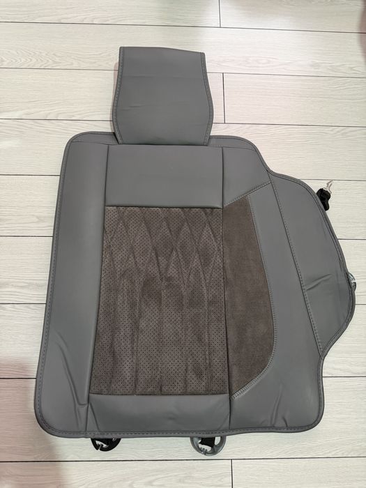 Чехол и полики Hyundai CN7