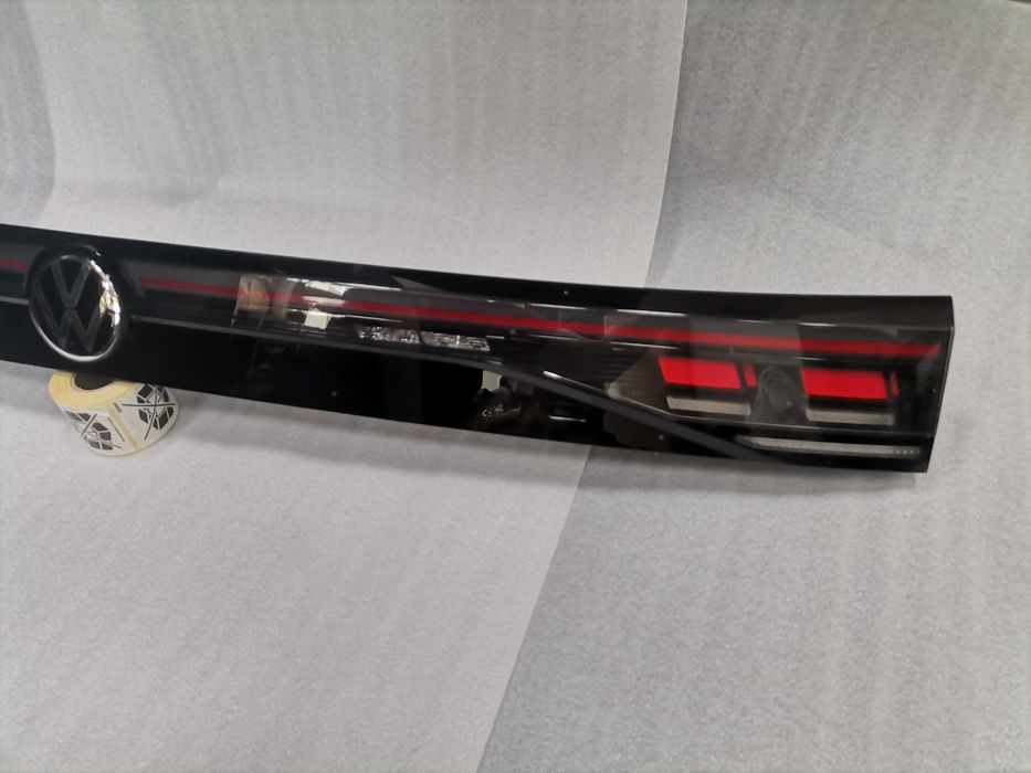 3J0945307 B C Нов Централен IQ Light Стоп VW Passat B9 Variant R Line